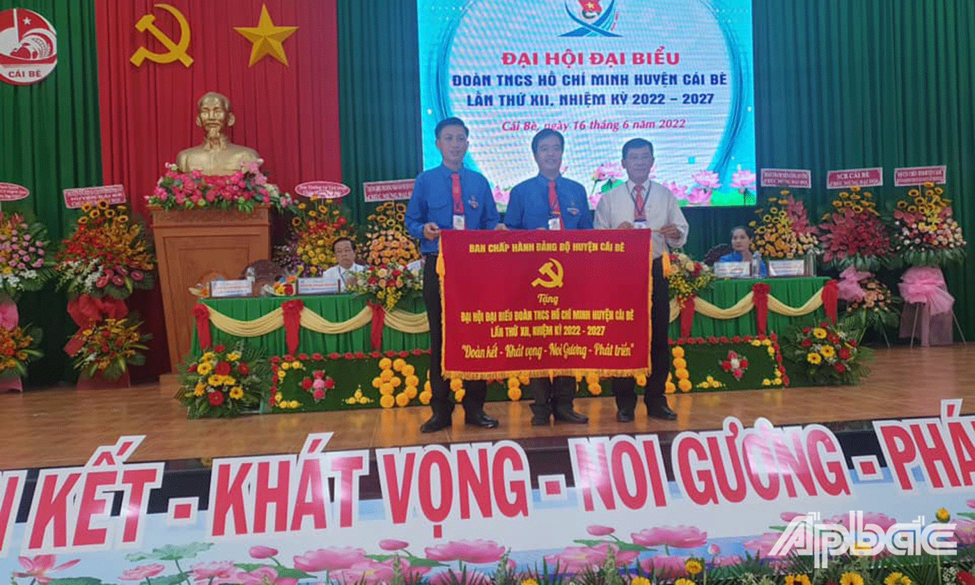 nhận Cờ 