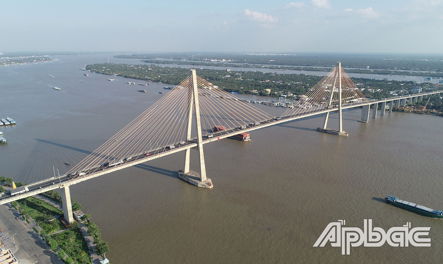 Hạ tầng giao thông  hiện đang là “điểm nghẽn” trong phát triển  chuỗi logistics.