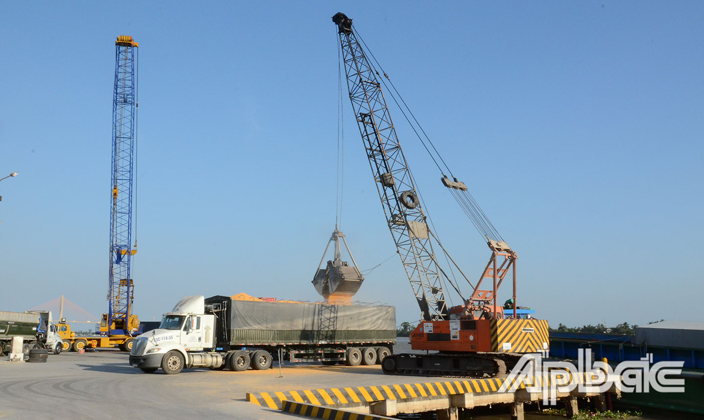 Hệ thống logistics cần được quan tâm đầu tư.