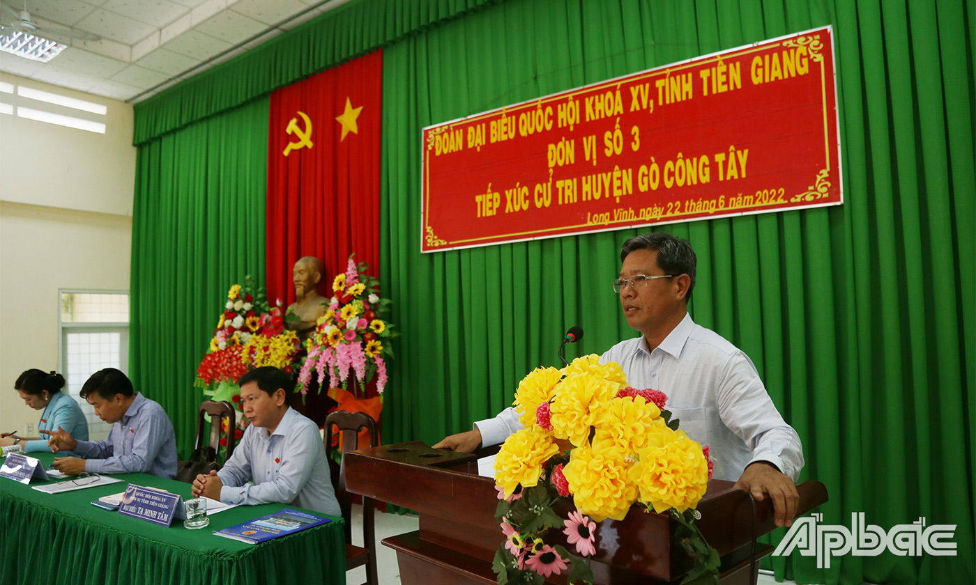 Lãnh đạo UBND huyện Gò Công Tây trả lời ý kiến cử tri