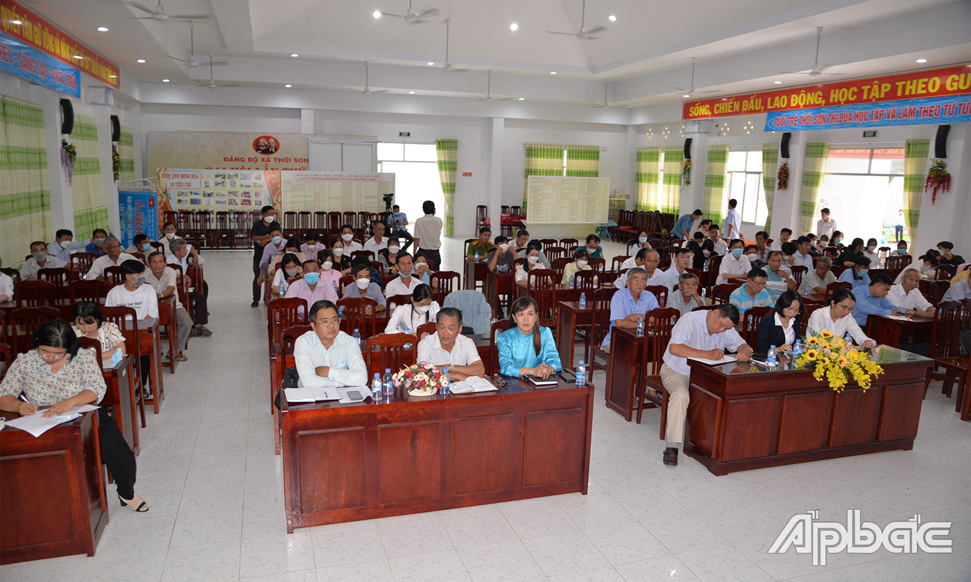 Quang cảnh buổi tiếp xúc