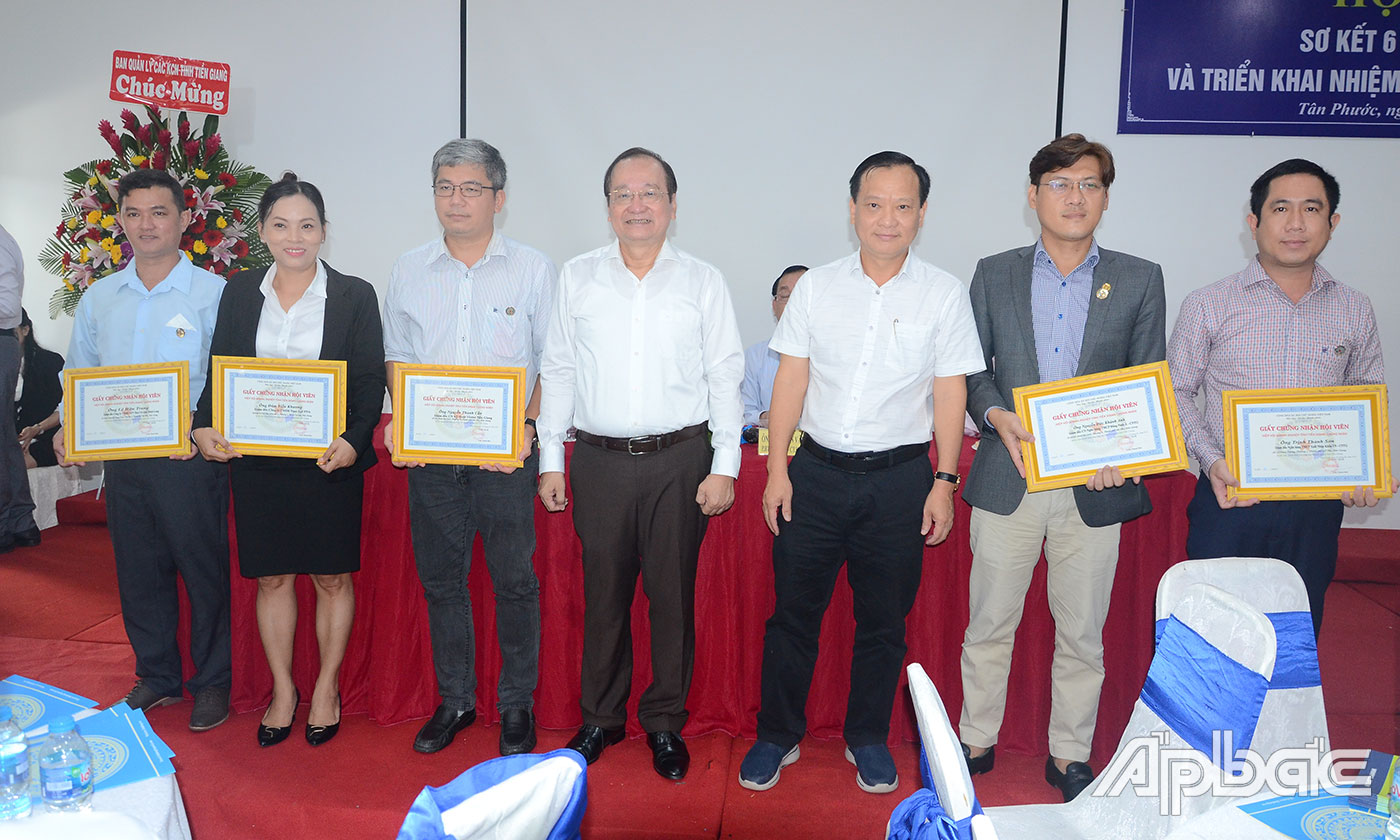 HHDN tỉnh kết nạp thành viên mới.