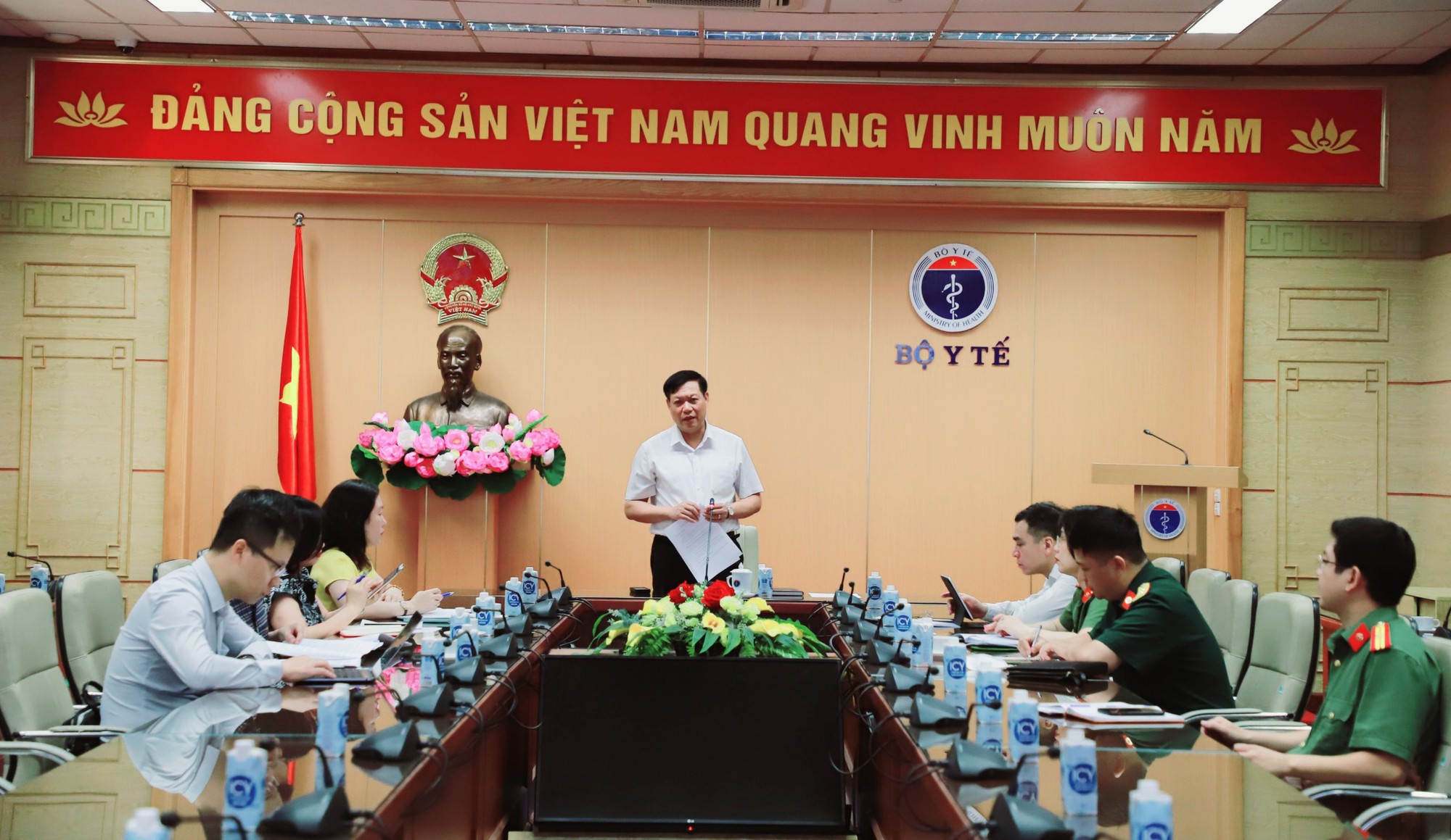Thứ trưởng Đỗ Xuân Tuyên chủ trì hội nghị tại điểm cầu Bộ Y tế Ảnh: Nguyễn Nhiên