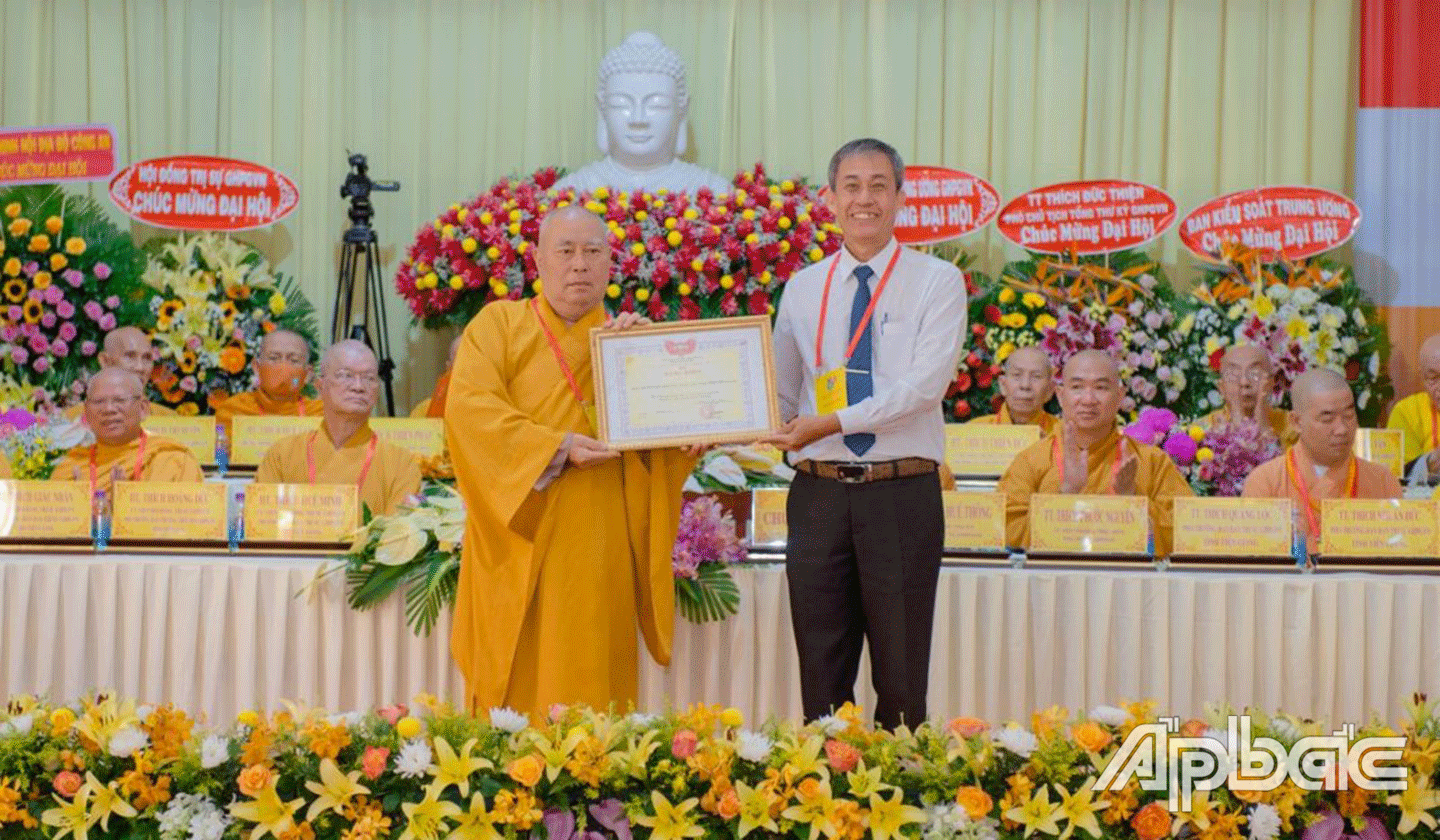 Ủy ban Trung ương MTTQ Việt Nam tặng Bằng Khen cho Ban Trị sự GHPGVN tỉnh