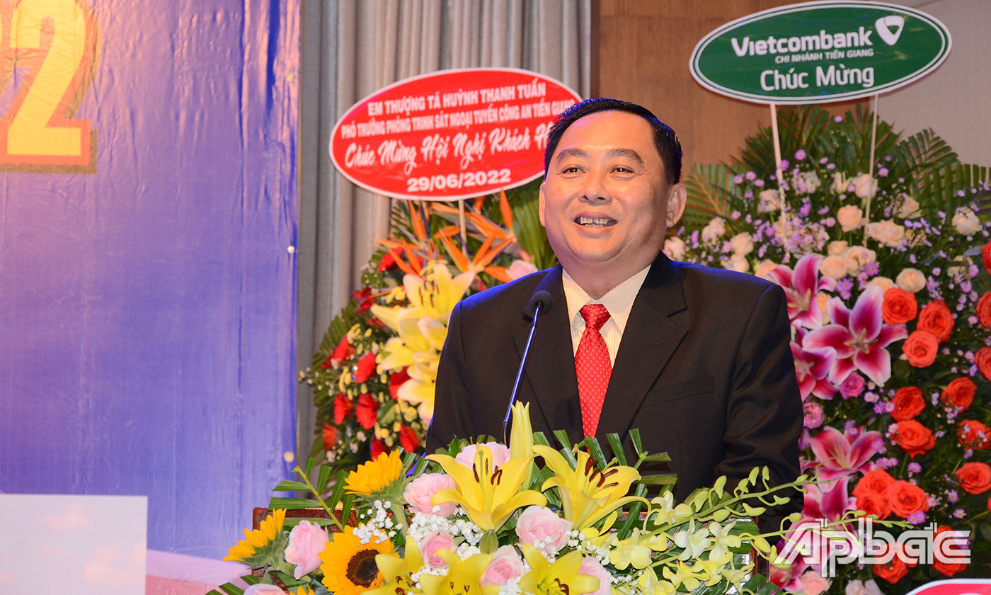 Ông Nguyễn Văn Ửng phát biểu tại hội nghị.