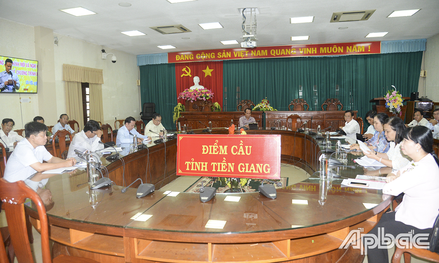 Đại biểu dự tại điểm cầu Tiền Giang.