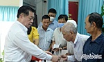 Tặng nhà tình nghĩa và quà từ Chương trình 