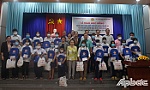Trao 20 suất học bổng cho học sinh có hoàn cảnh đặc biệt khó khăn do Covid-19