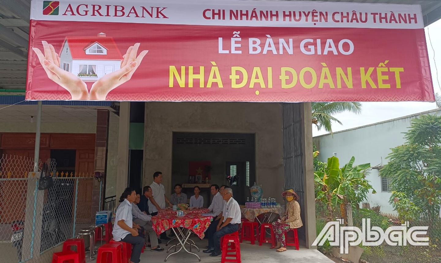 Căn thứ 4 trao cho hộ ông Nguyễn Văn Biết, ngụ ấp Hữu Bình, xã Hữu Đạo. 