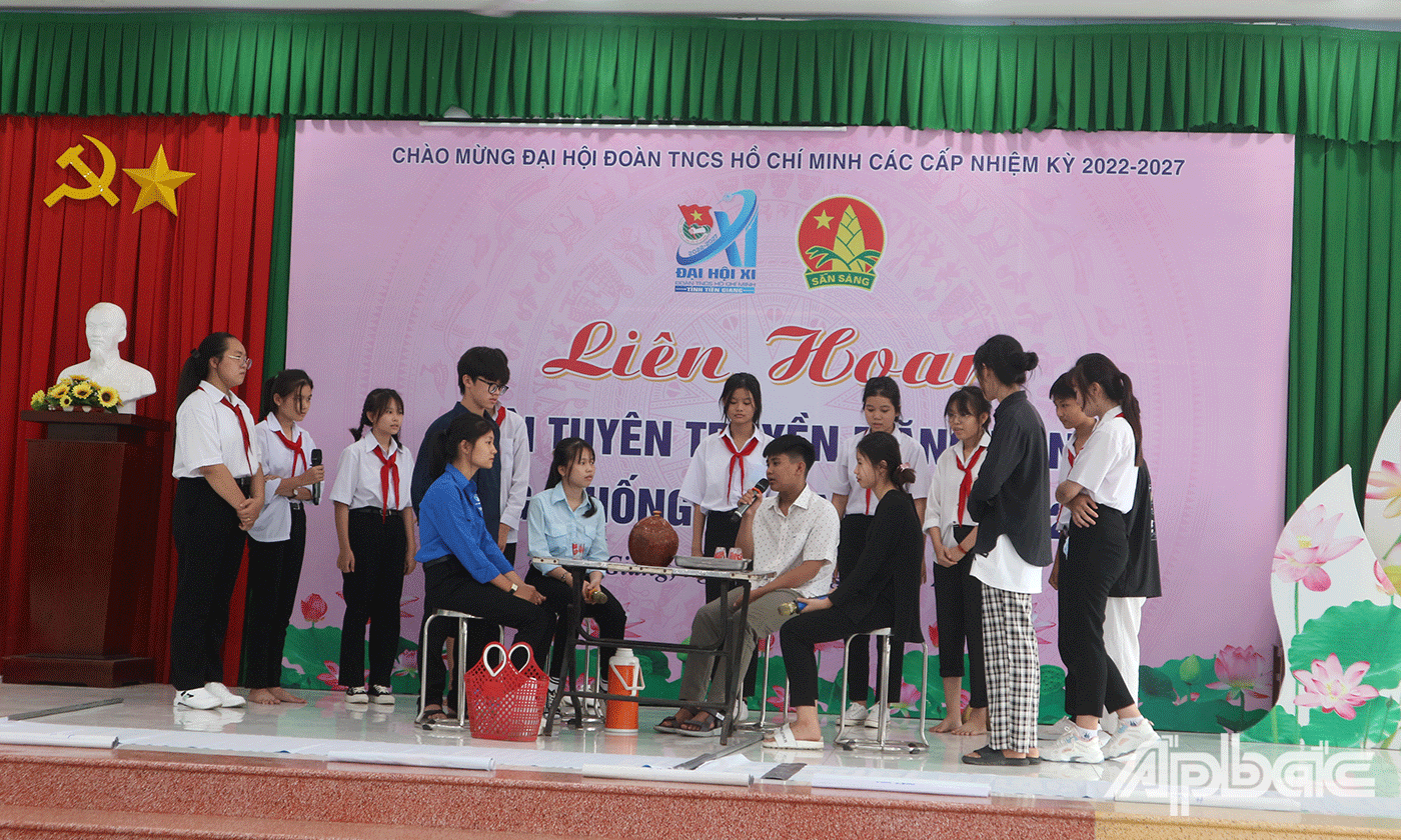 Phần thi của các em học sinh đội tuyên truyền măng non các huyện Châu Thành