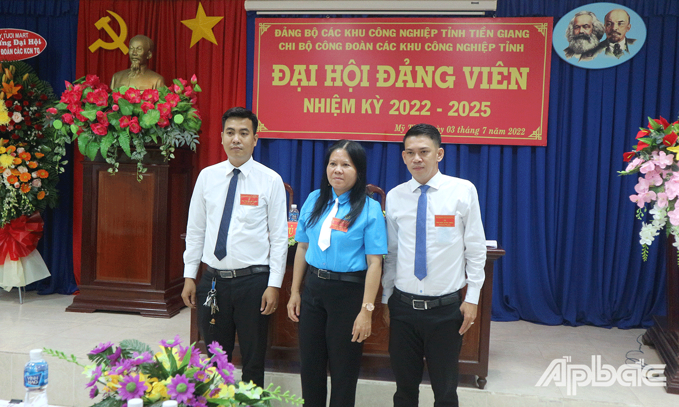 Chi ủy Chi bộ nhiệm kỳ 2022-2025 ra mắt và hứa hẹn tại Đại hội