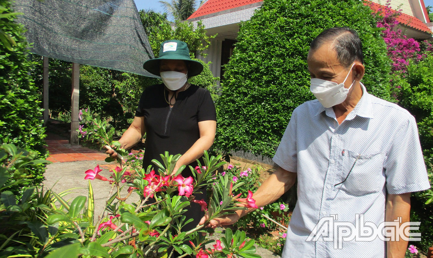Vợ chồng ông Nguyễn Văn Quân và bà  Mai Thị Âu (ấp 1, xã Phú Cường) luôn xây dựng và giữ gìn gia đình hạnh phúc.