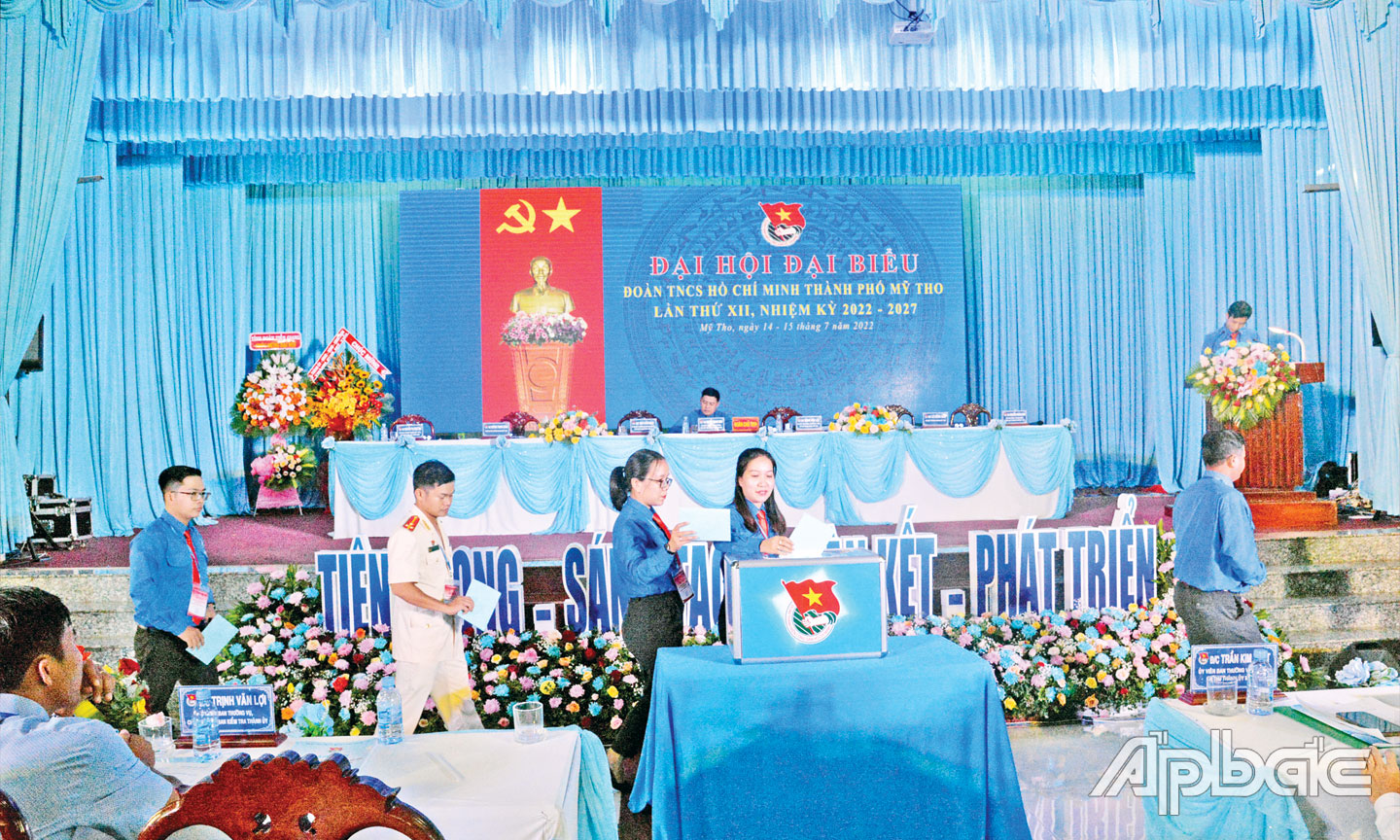 Chiều 14-7 Đại biểu bỏ phiếu bầu Ban Chấp hành Thành đoàn nhiệm kỳ 2022 - 2027. Tại phiên họp thứ nhất, Ban Chấp hành nhiệm kỳ mới đã tín nhiệm bầu đồng chí Đặng Hữu Lộc tái đắc cử chức danh Bí thư Thành đoàn.
