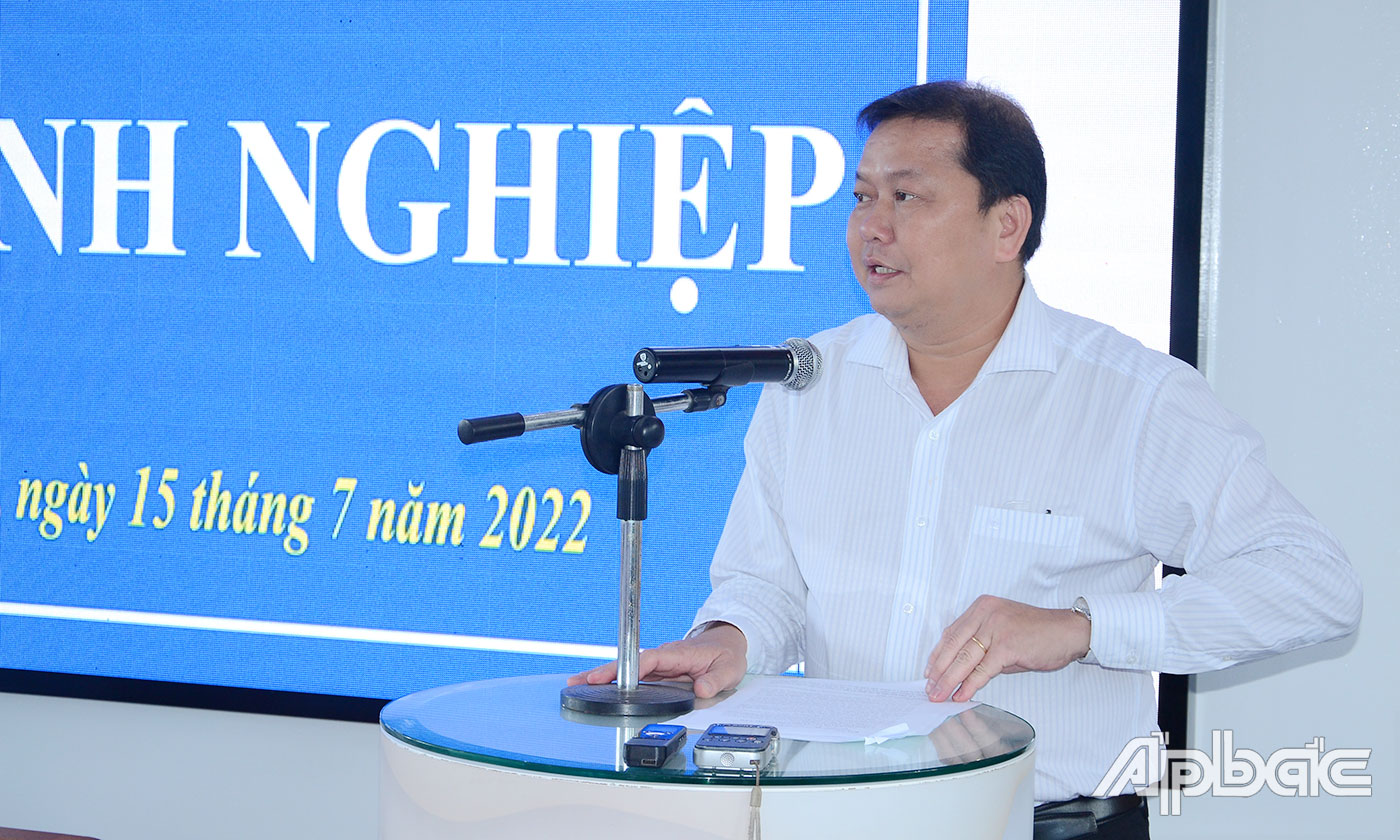 Giám đốc Sở Kế hoạch & Đầu tư Nguyễn Đình Thông thông tin về tình hình kinh tế - xã hội.