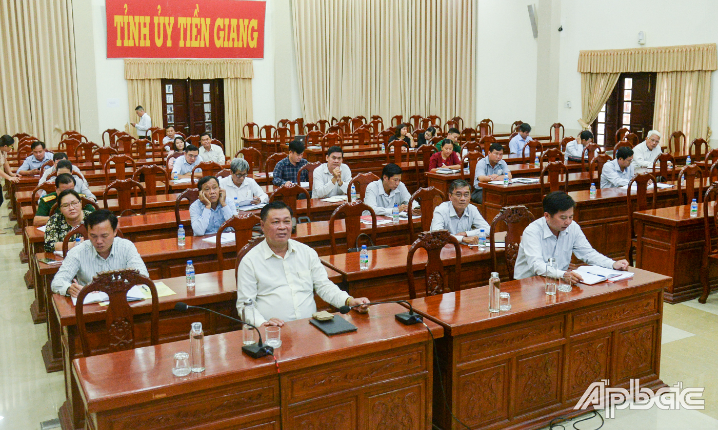 Đại biểu tham dự hội nghị.