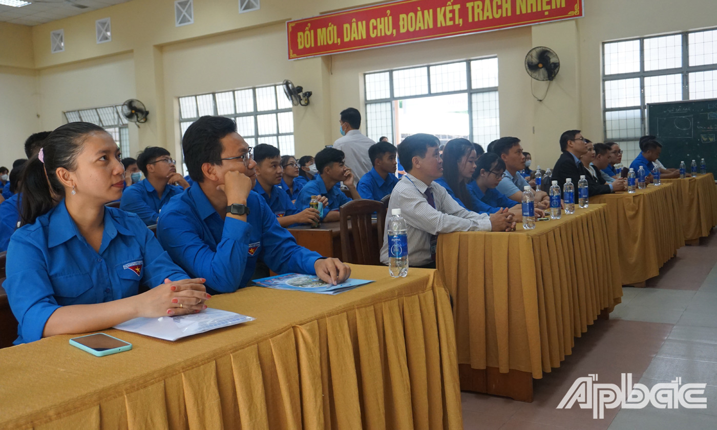 Quang cảnh tại buổi lễ tổng kết