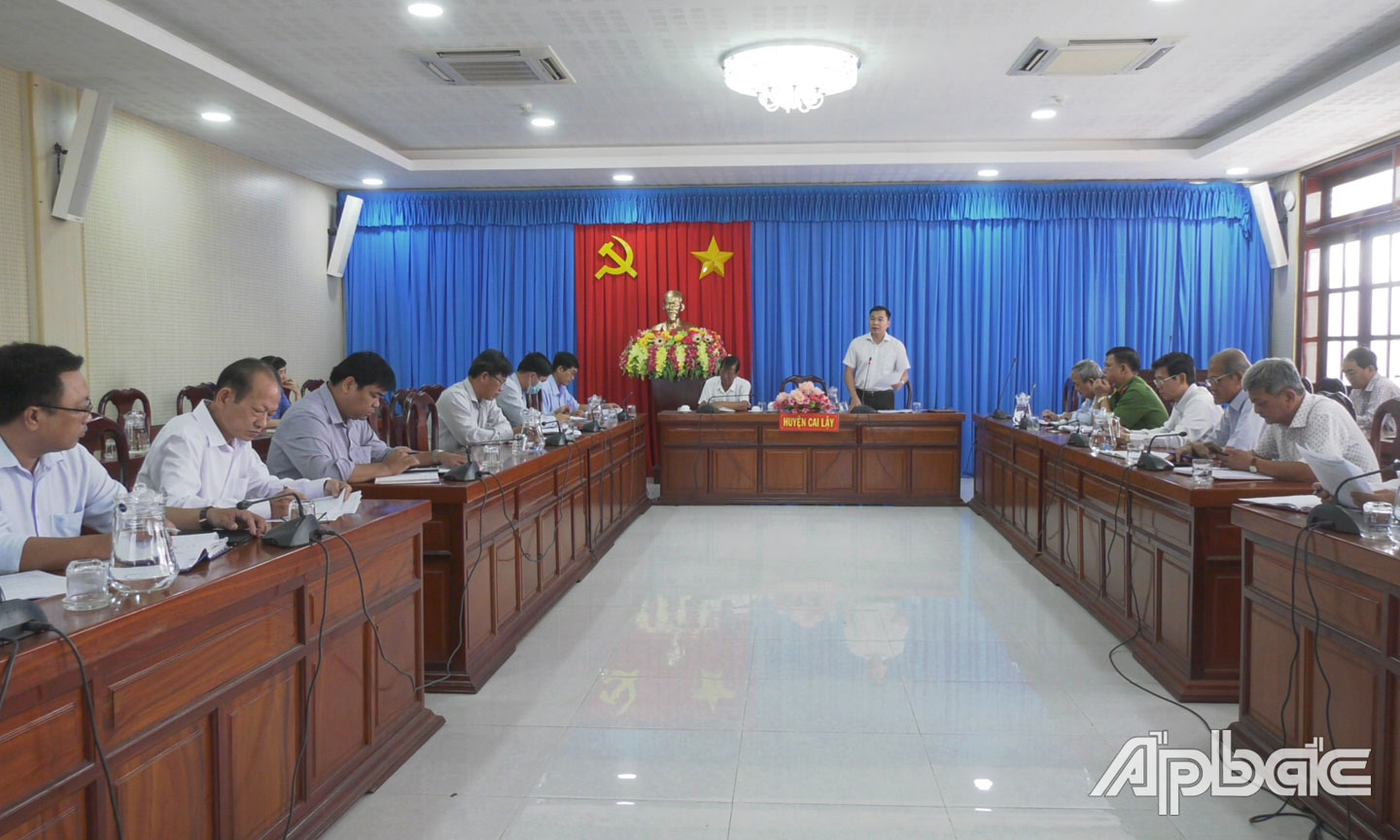 UBND huyện Cai Lậy họp đánh giá công tác chỉ đạo, điều hành phát triển kinh tế - xã hội 6 tháng đầu năm, triển khai nhiệm vụ 6 tháng cuối năm 2022.