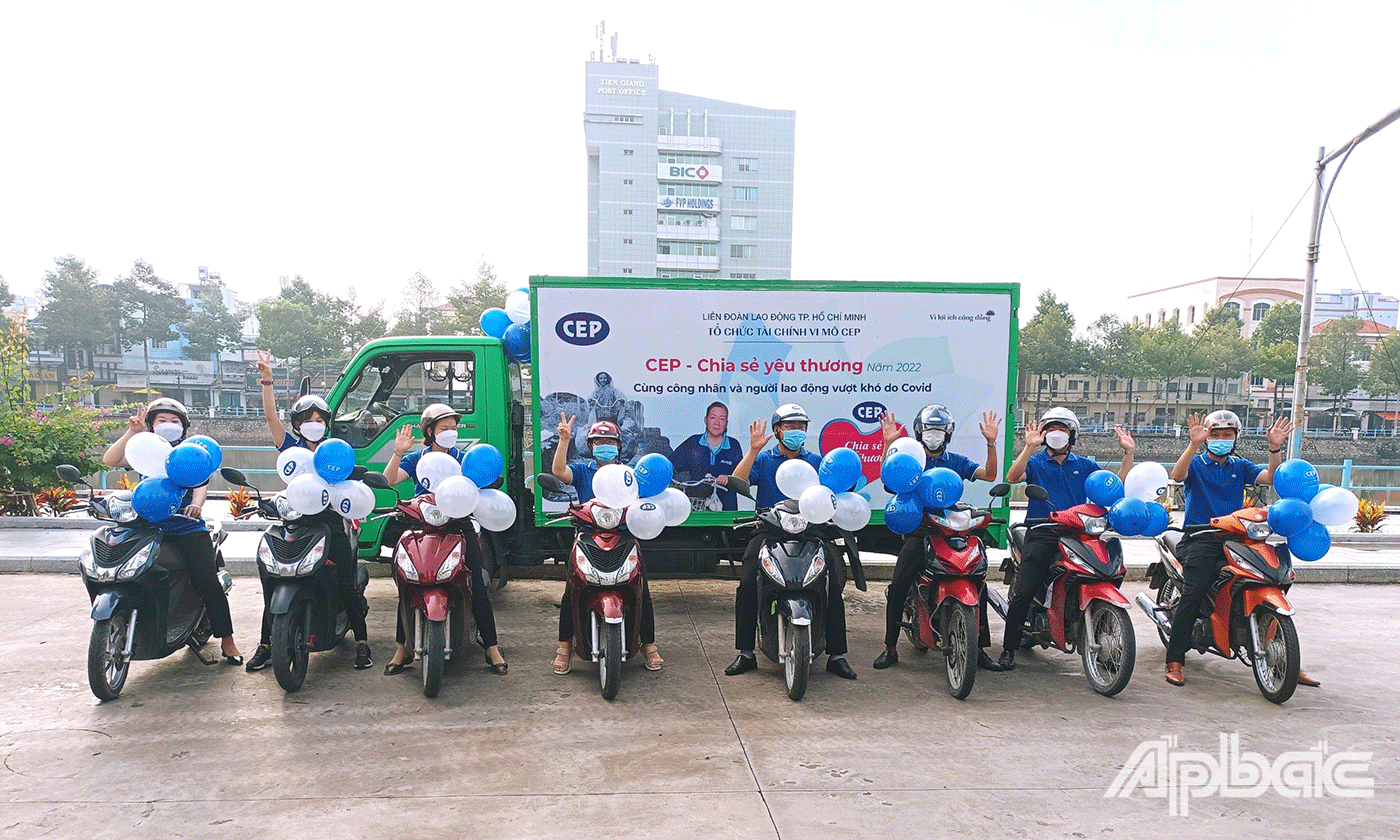 chuyến xe “CEP chia sẻ yêu thương - Cùng công nhân và người lao động vượt khó do Covid-19” của Tổ chức Tài chính vi mô CEP (CEP) tổ chức đã đến với người lao động nghèo tại tỉnh Tiền Giang.