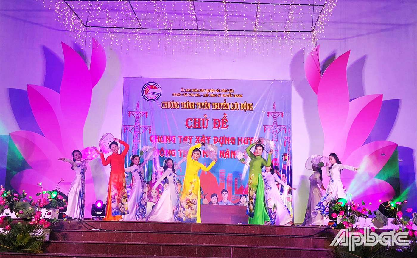 Tiết mục ca múa được đầu tư công phu