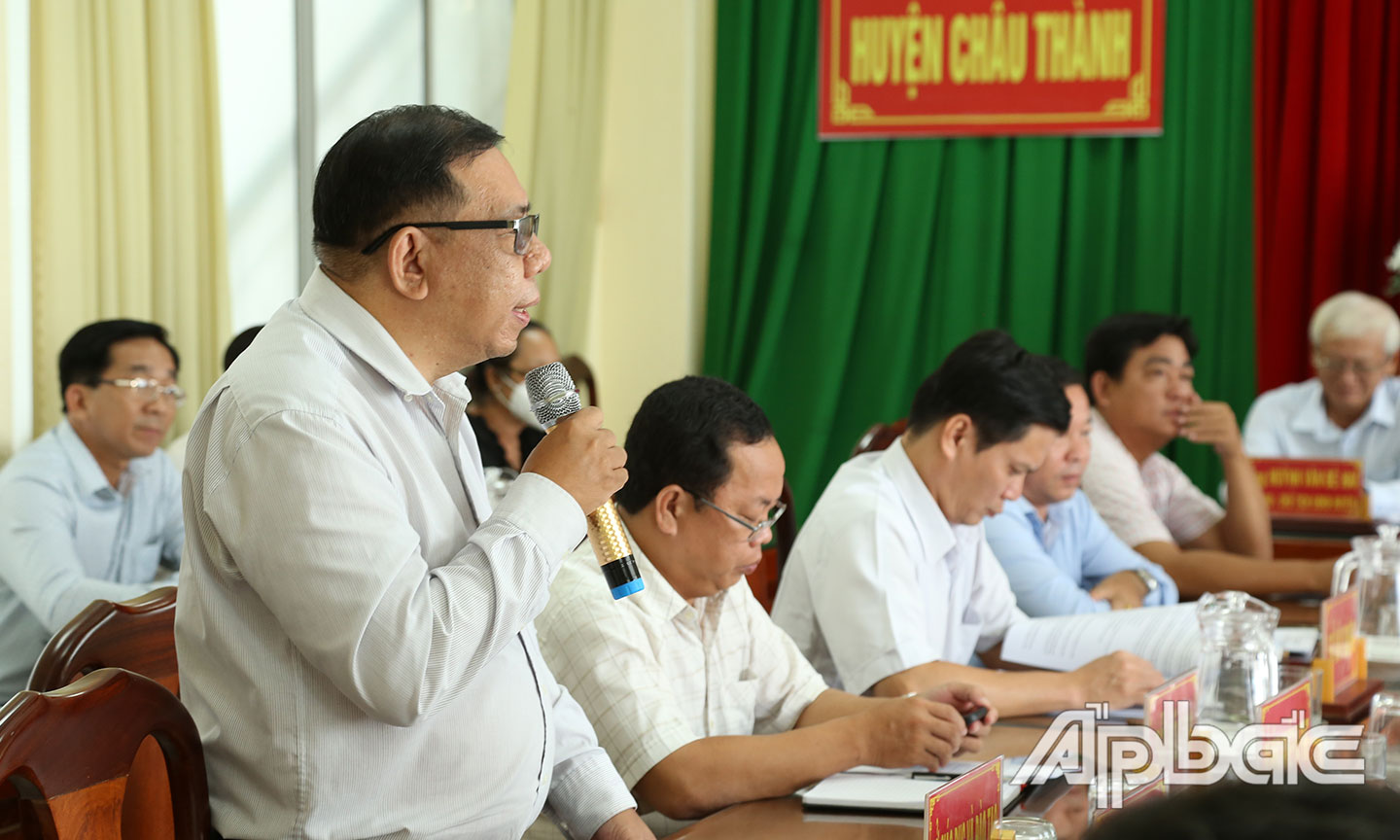 Lãnh đạo Sở Giáo dục và đào tạo đóng góp trong các vấn đề xây dựng các trường học trên địa bàn huyện Châu Thành.
