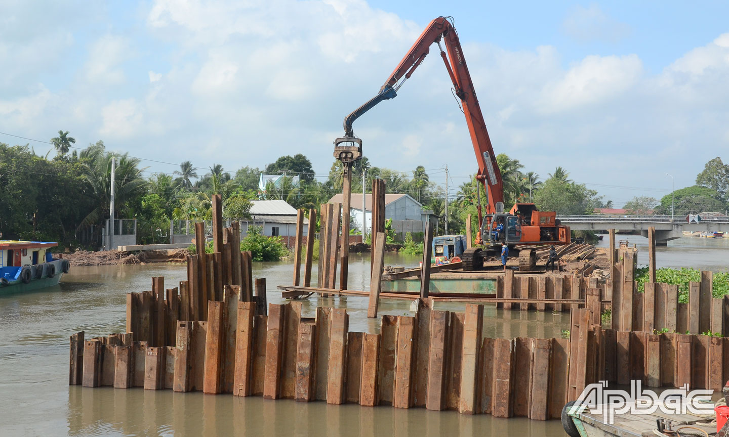 Nhà thầu khẩn trương thi công cống Phú Phong trên đường tỉnh 864.