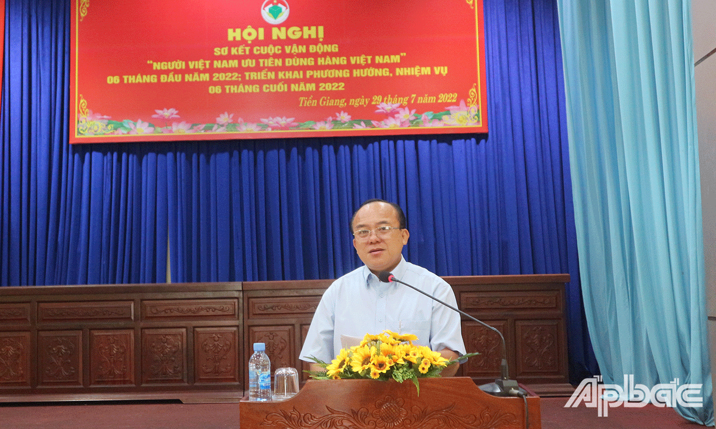 Nguyễn Chí Trung Ủy viên Ban Thường vụ Tỉnh ủy, Chủ tịch Ủy ban MTTQ tỉnh, Phó Trưởng ban Thường trực Cuộc vận động phát biểu tại hội nghị