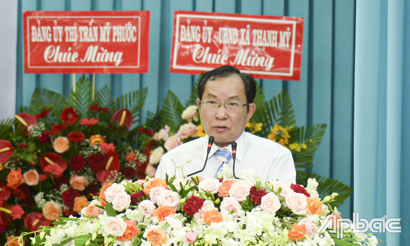 Đồng chí Lê Văn Tý, Phó Trưởng Ban Tuyên giáo Tỉnh ủy ôn lại truyền thống vẻ vang 92 năm ngành Tuyên giáo của Đảng.