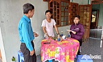 Liên đoàn Lao động TX. Cai Lậy: Thăm hỏi, hỗ trợ các gia đình bị thiệt hại do dông lốc