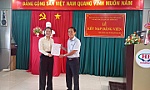 Chi bộ Công ty Xăng dầu Hồng Đức kết nạp đảng viên