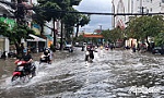 Mưa lớn, một số tuyến đường ở TP. Mỹ Tho mênh mông nước