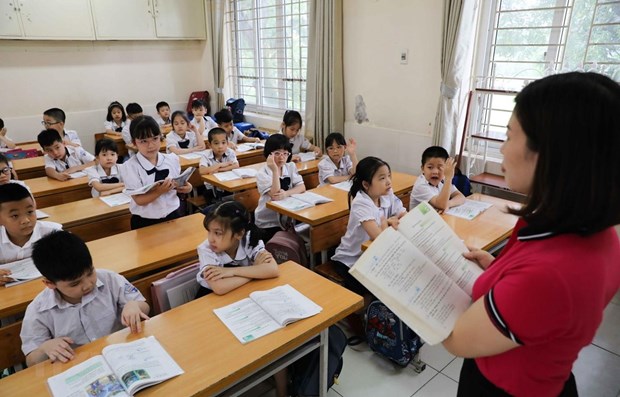 Ngành giáo dục sẽ được tuyển thêm gần 28.000 giáo viên cho năm học mới. (Ảnh: TTXVN)