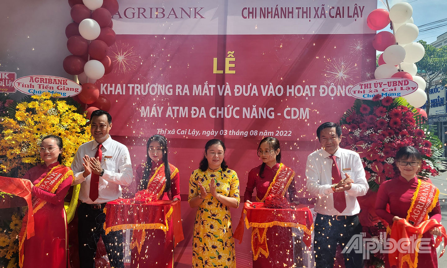 Nghi thức cắt băng khai trương