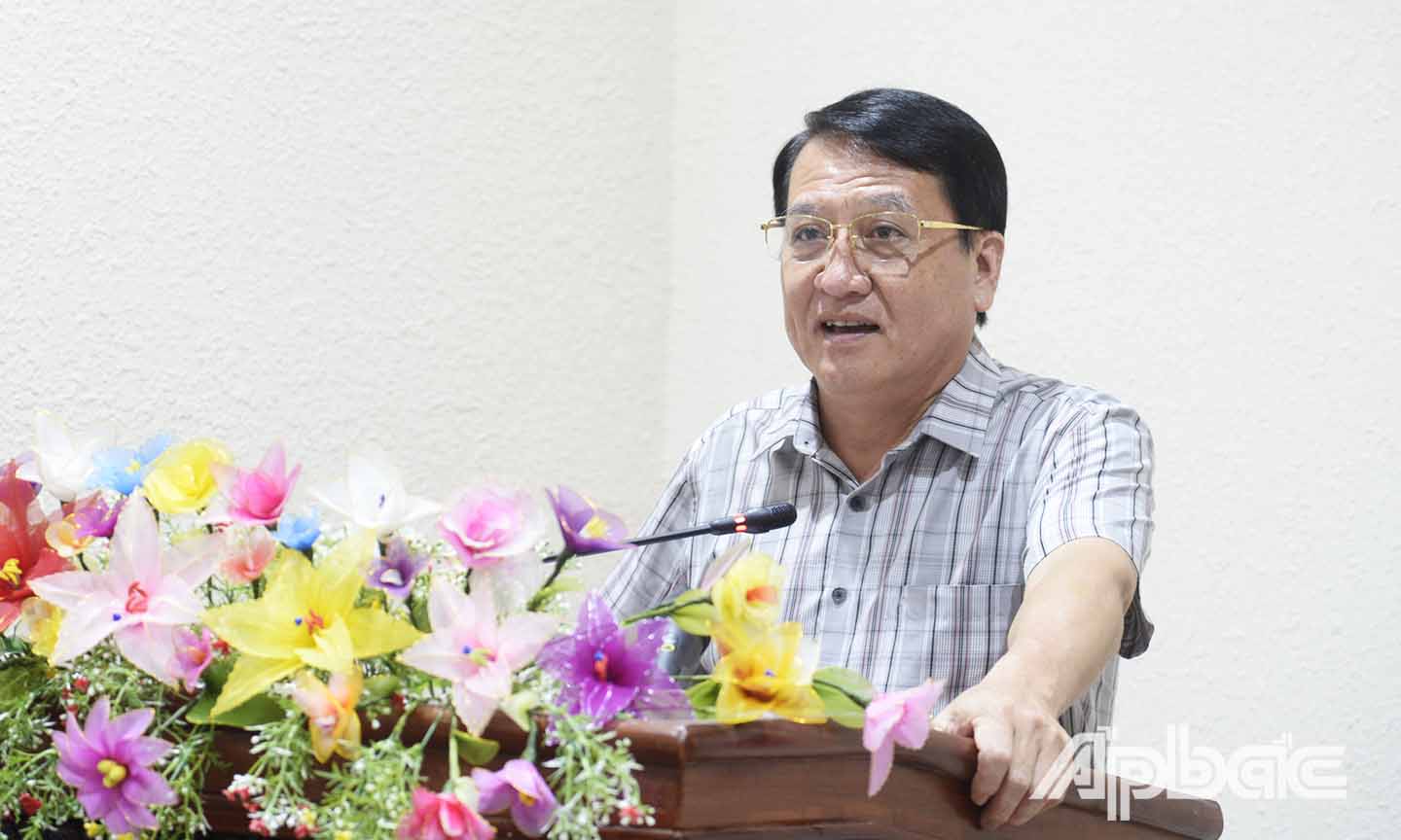 Đồng chí Phạm Văn Trọng phát biểu tại hội nghị.