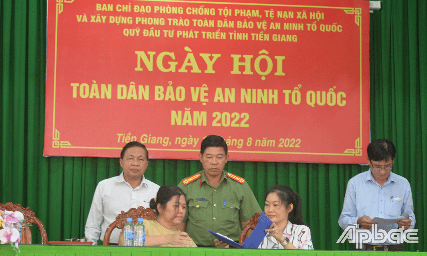 Quỹ Đầu tư phát triển tỉnh và Công đoàn đơn vị đã tiến hành ký kết phong trào toàn dân bảo vệ an ninh tổ quốc, xây dựng cơ quan đạt tiêu chuẩn an toàn về an ninh trật tự.