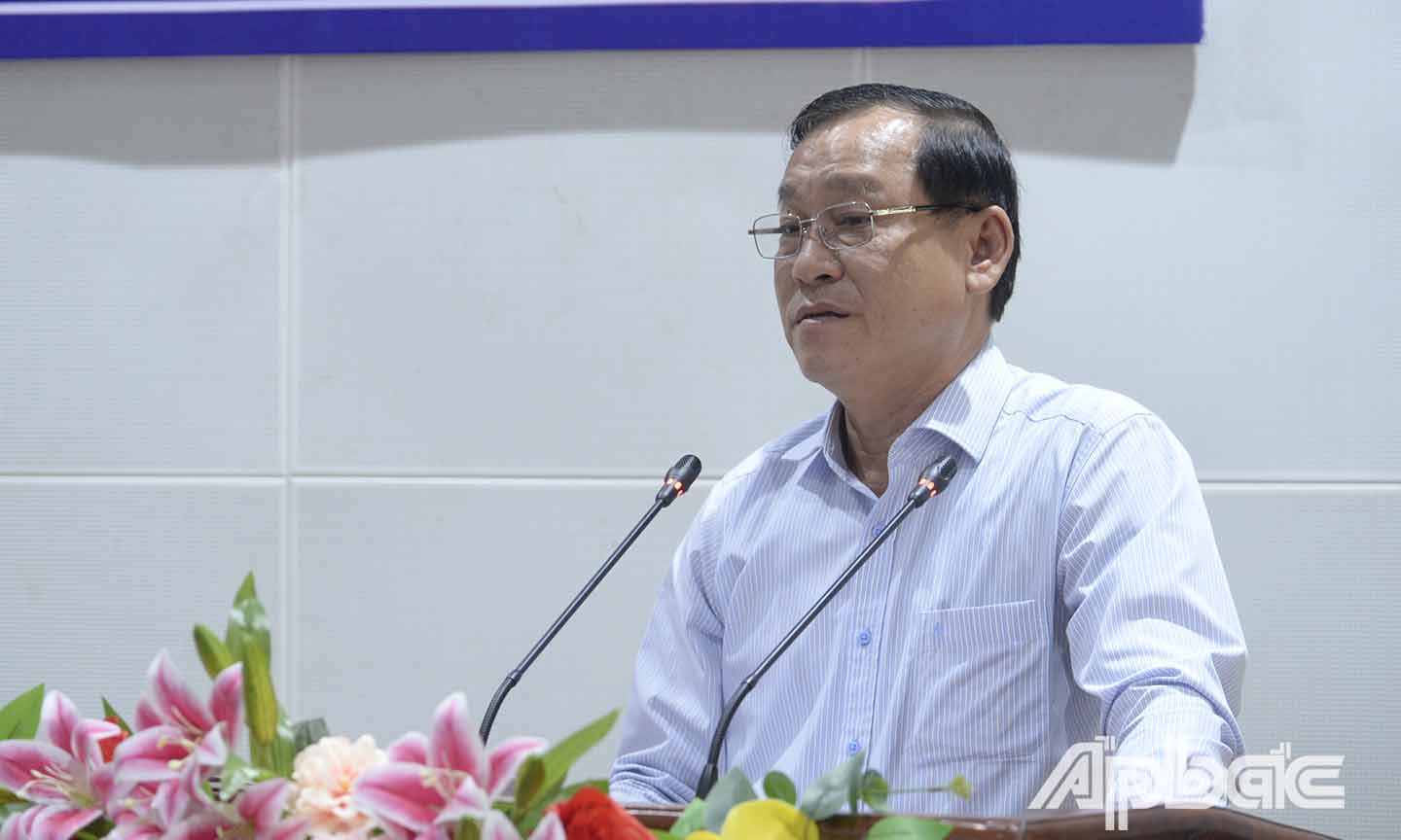 Đồng chí Nguyễn Văn Vĩnh phát biểu tại hội nghị.