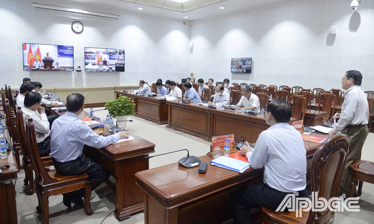 Các đại biểu làm việc tại điểm cầu cấp tỉnh.