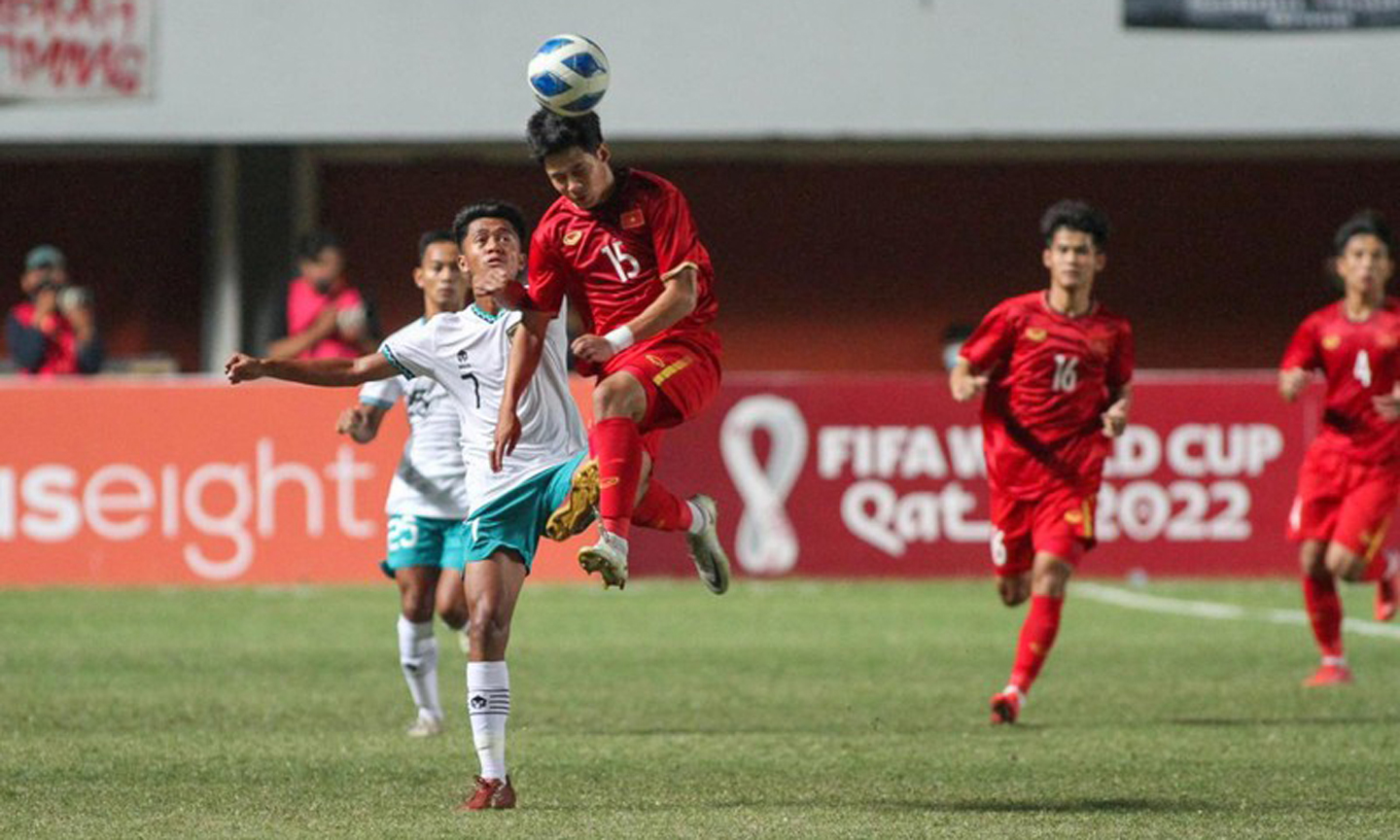 U16 Việt Nam gặp tương đối khó khăn trong các phương án tấn công đầu trận. (Ảnh: VFF)