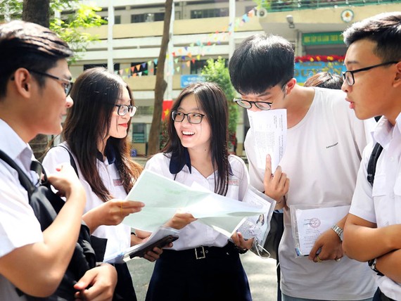 Không nên để sát thời hạn mới đăng ký xét tuyển và nộp lệ phí.