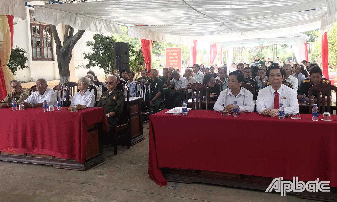 CCB Ngành Quân y tỉnh qua các thời kỳ dự họp mặt.