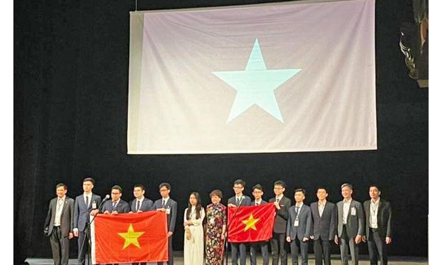 Đoàn học sinh Việt Nam tham dự IOAA 2022