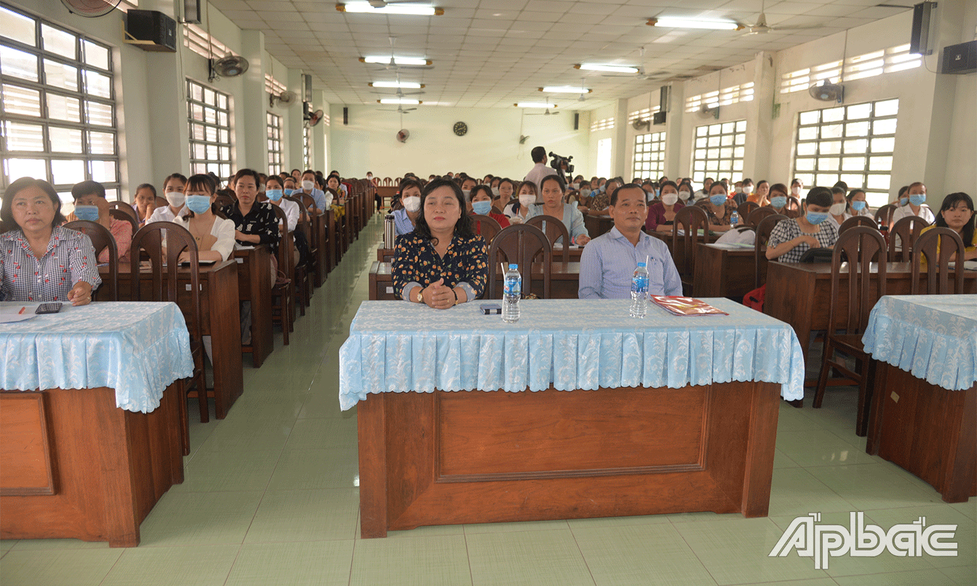 Quang cảnh lớp bồi dưỡng.