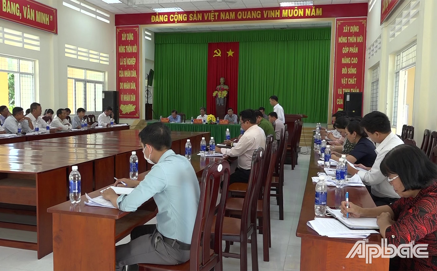 Quang cảnh buổi làm việc