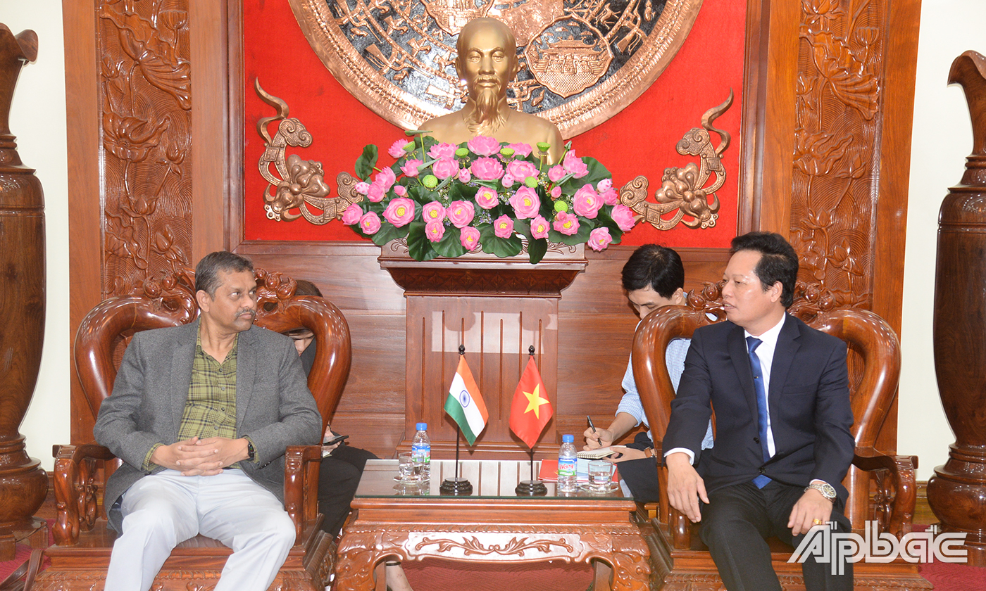 Phó Chủ tịch UBND tỉnh Tiền Giang Nguyễn Thành Diệu tiếp đoàn công tác của Chính quyền bang Kerala (Ấn Độ).