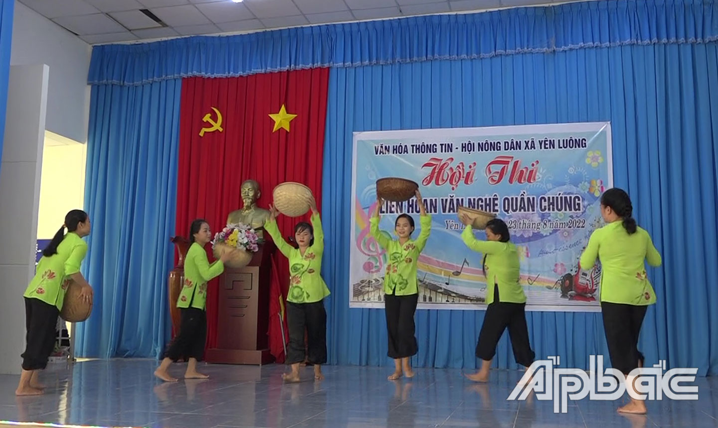 Nhiều hoạt động văn hóa, văn nghệ được huyện Gò Công Tây tổ chức, thu hút đông đảo người dân đến thưởng thức.