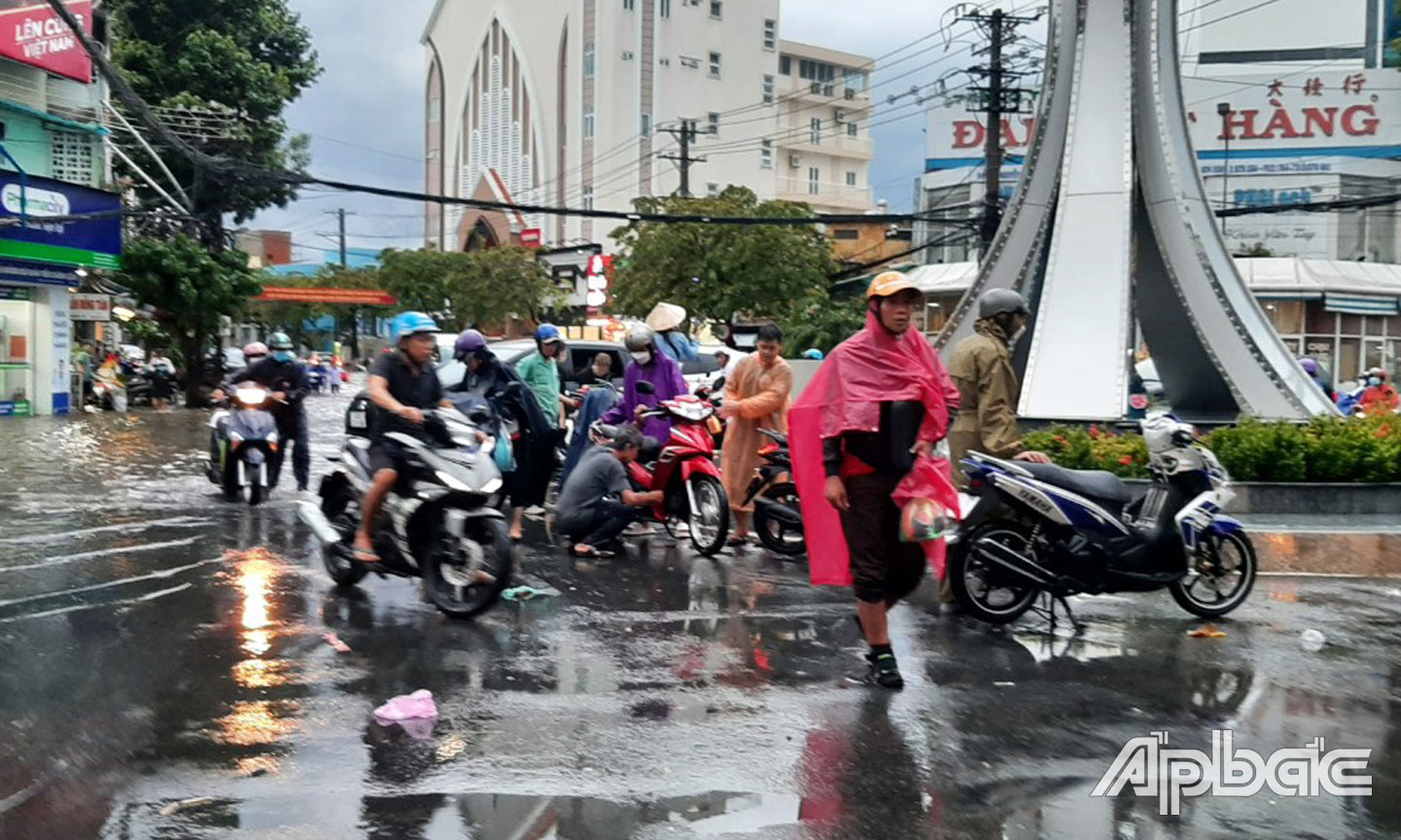 Nhiều xe chết máy khi vượt