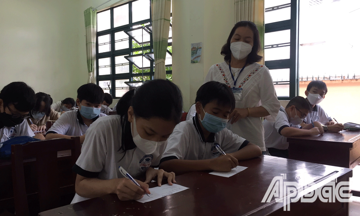 Buổi sinh hoạt đầu năm tại Trường THCS Lê Ngọc Hân, TP. Mỹ Tho. 