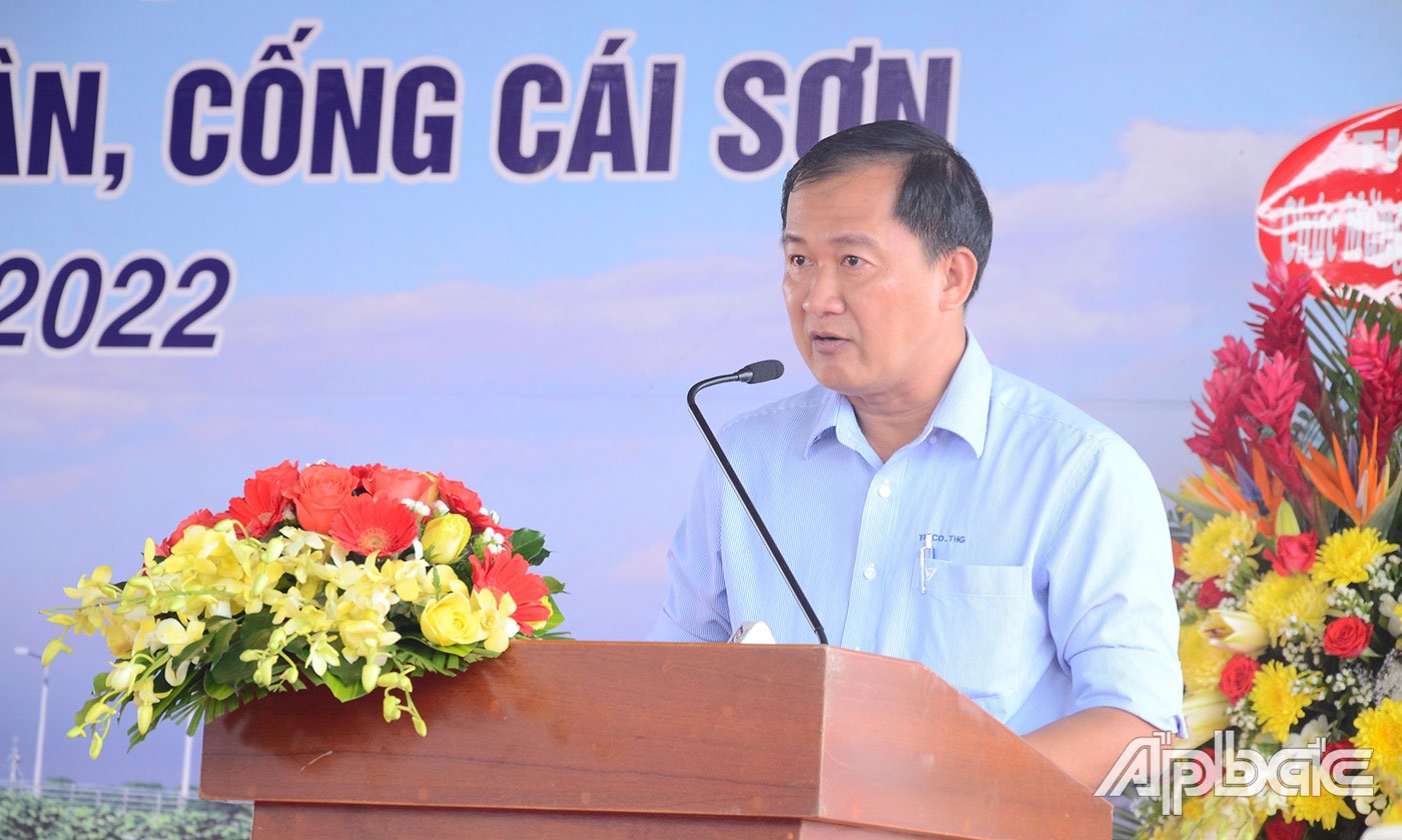 Đơn vị thi công phát biểu ý kiến.