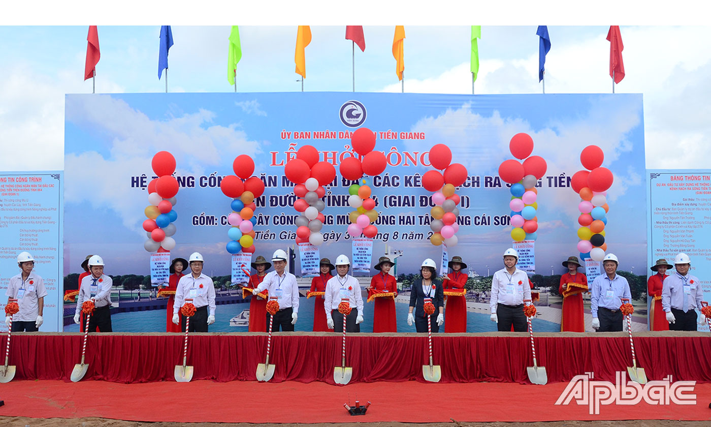 Phát lệnh khởi công.