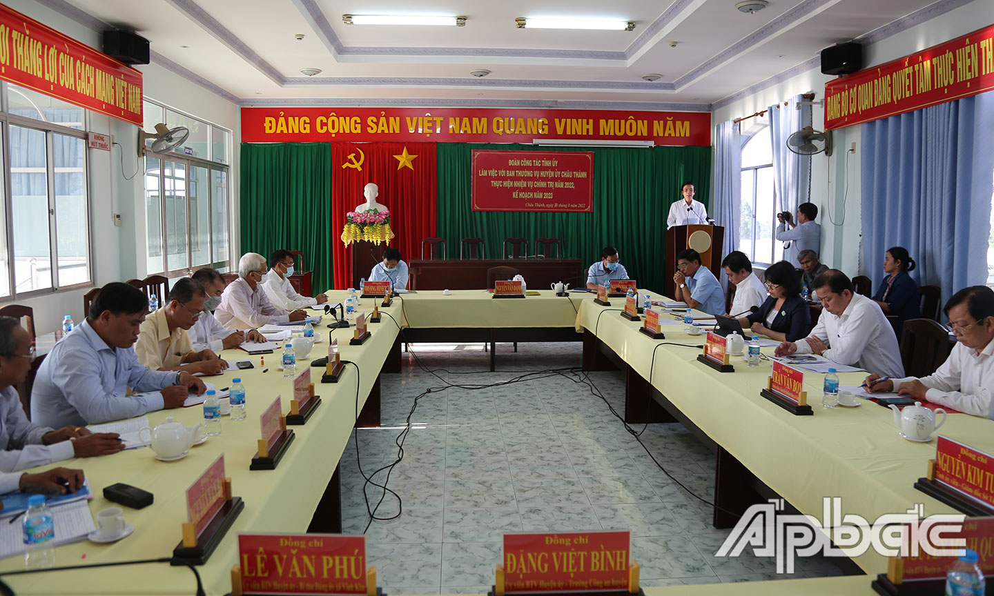 Quang cảnh buổi làm việc.