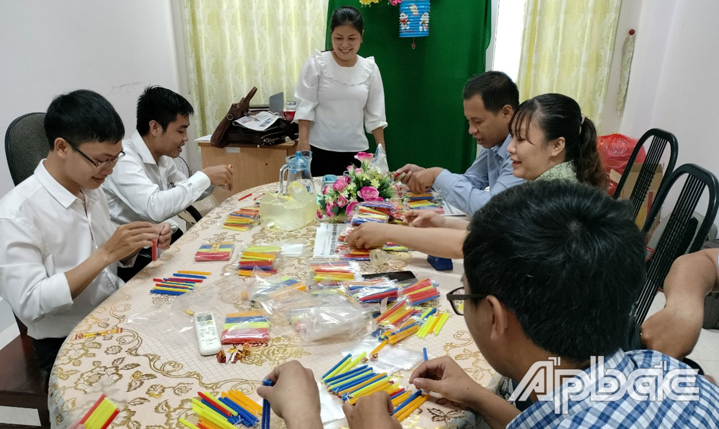 Chiều 6-9 Báo Ấp Bắc chuẩn bị các phần quà cho Chương trình “Tặng quà trung thu cho trẻ em có hoàn cảnh khó khăn” năm 2022 của Báo Ấp Bắc. 